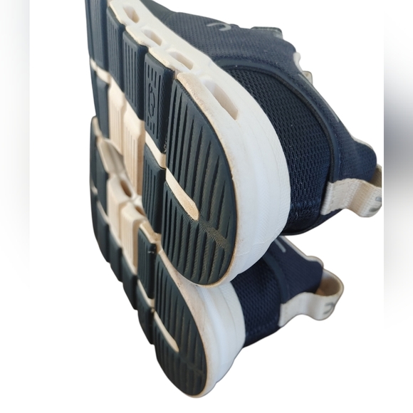 Kids On Cloud Play Midnight | White Sneaker - Picture 7 of 10